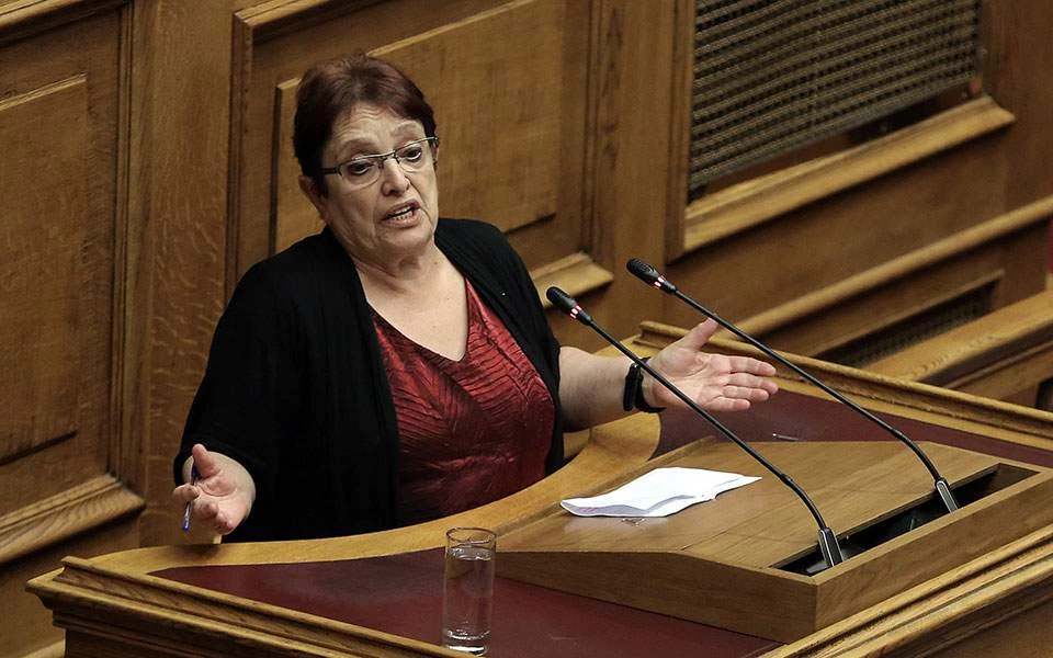 Παπαρήγα κατά Τσίπρα: Ο άνθρωπος λέει ασυναρτησίες!